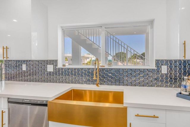 229 Upper Matecumbe RD, Key Largo, FL 33037