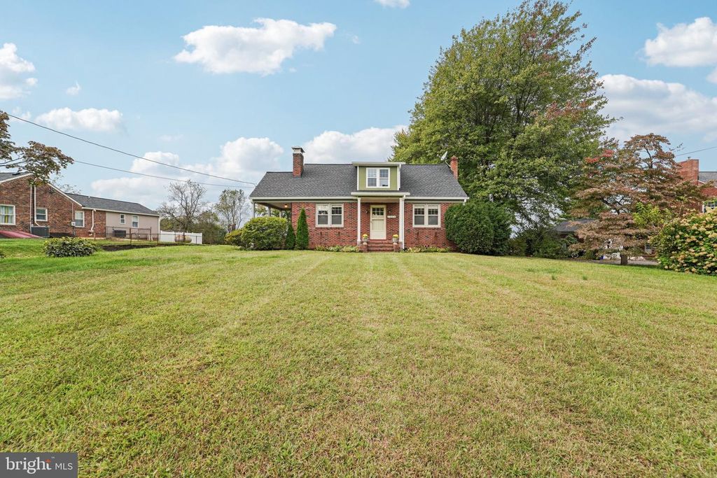 1008 N MAIN ST, Mount Airy, MD 21771