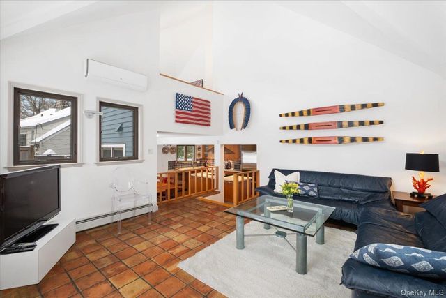 36 Stoneyside Drive, Larchmont, NY 10538