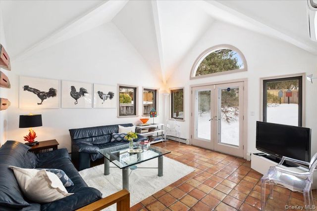 36 Stoneyside Drive, Larchmont, NY 10538