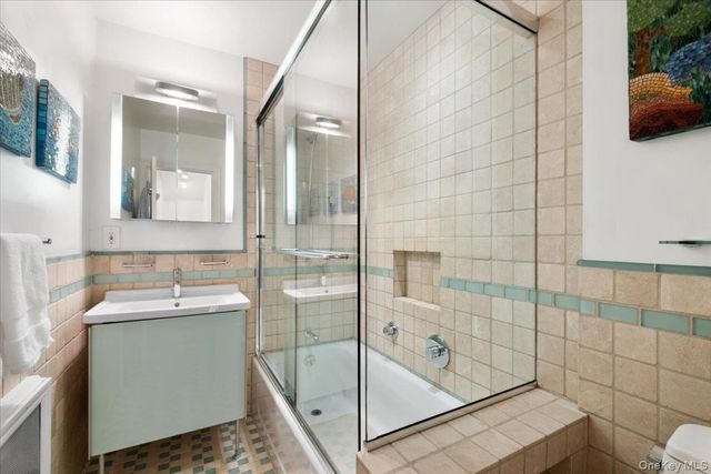 36 Stoneyside Drive, Larchmont, NY 10538