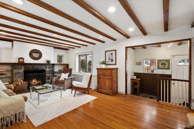 36 Stoneyside Drive, Larchmont, NY 10538