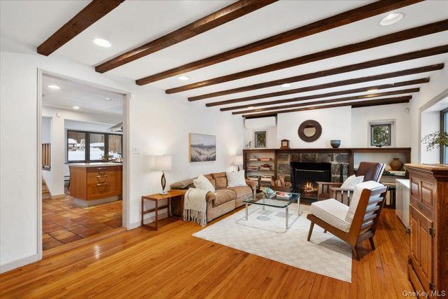 36 Stoneyside Drive, Larchmont, NY 10538