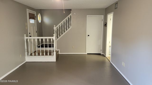 200 Lodge Drive 305, Lafayette, LA 70506