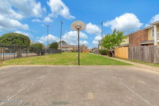 200 Lodge Drive 305, Lafayette, LA 70506