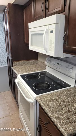 200 Lodge Drive 305, Lafayette, LA 70506