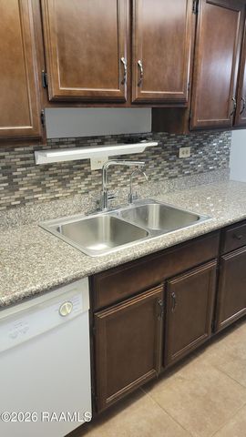 200 Lodge Drive 305, Lafayette, LA 70506