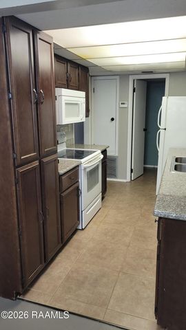 200 Lodge Drive 305, Lafayette, LA 70506