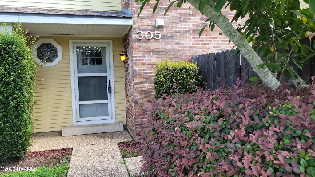 200 Lodge Drive 305, Lafayette, LA 70506