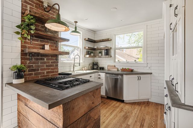 802 Lawrence St, Old Hickory, TN 37138