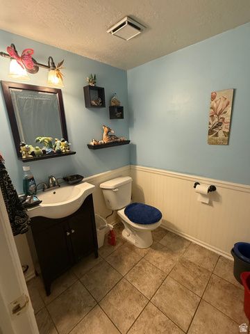 5612 W WALNUT RIDGE CIR, Kearns, UT 84118