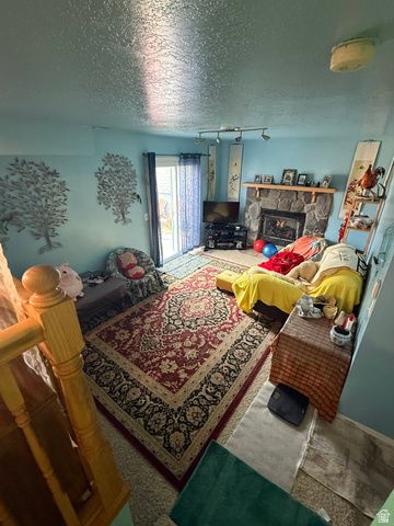 5612 W WALNUT RIDGE CIR, Kearns, UT 84118