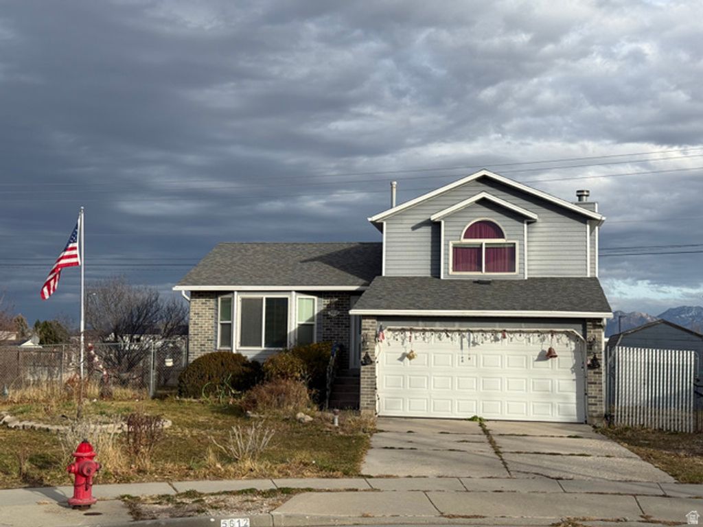 5612 W WALNUT RIDGE CIR, Kearns, UT 84118