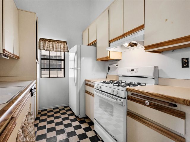 10551 Lakeside S, Garden Grove, CA 92840