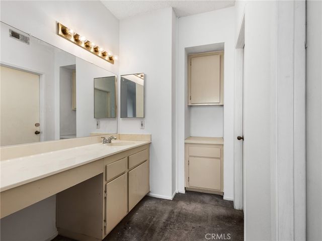 10551 Lakeside S, Garden Grove, CA 92840
