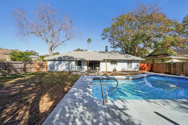 618 ROLLINGWOOD LANE, Valrico, FL 33594