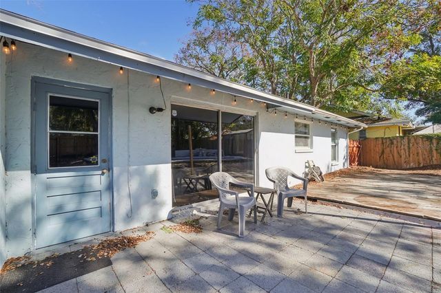 618 ROLLINGWOOD LANE, Valrico, FL 33594