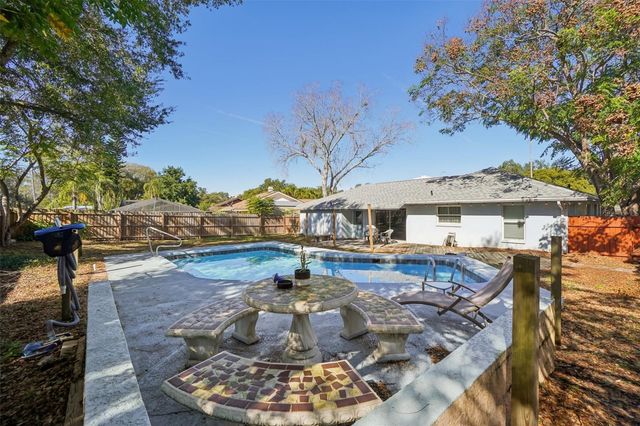 618 ROLLINGWOOD LANE, Valrico, FL 33594