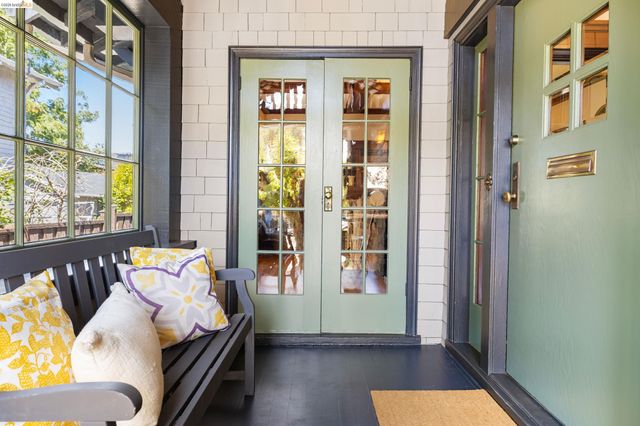 2731 Prince St, Berkeley, CA 94705