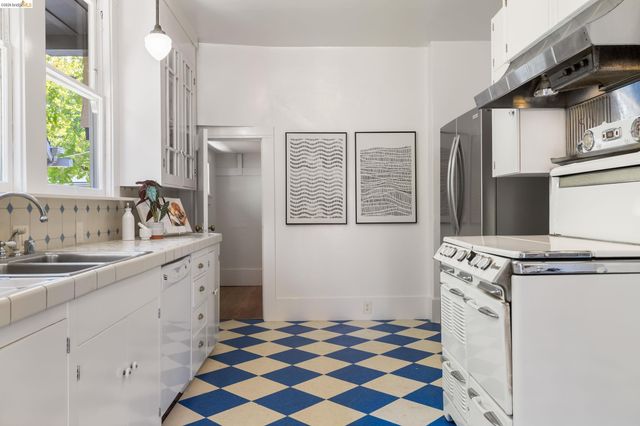 2731 Prince St, Berkeley, CA 94705