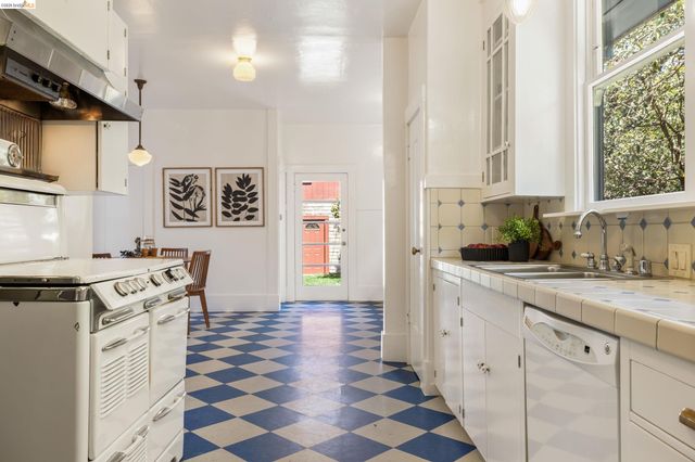 2731 Prince St, Berkeley, CA 94705