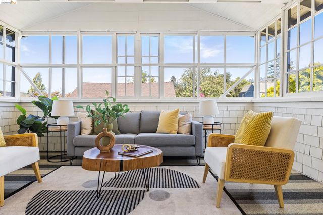 2731 Prince St, Berkeley, CA 94705