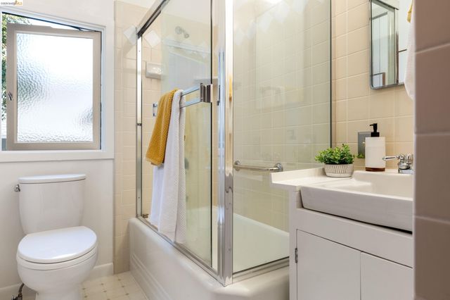 2731 Prince St, Berkeley, CA 94705
