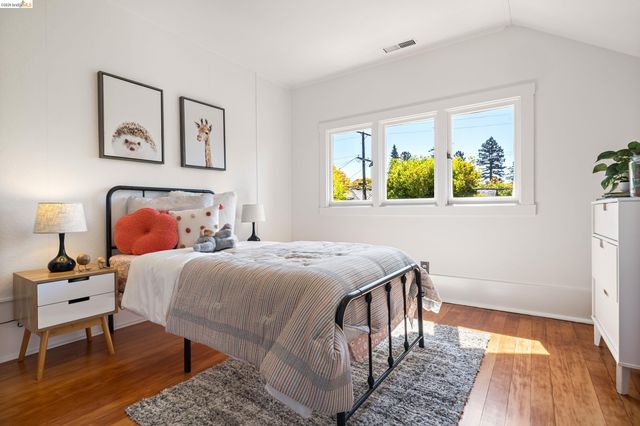 2731 Prince St, Berkeley, CA 94705