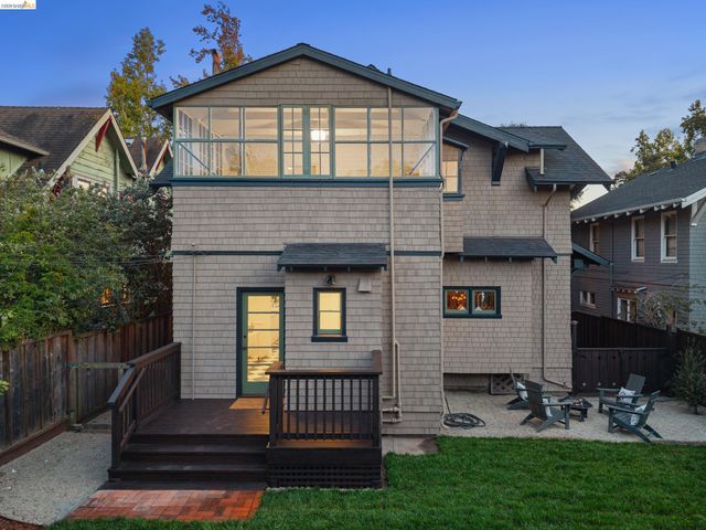 2731 Prince St, Berkeley, CA 94705