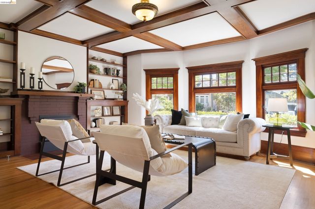 2731 Prince St, Berkeley, CA 94705