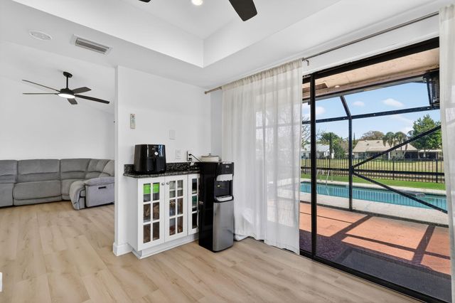 293 SW 28th Avenue, Delray Beach, FL 33445