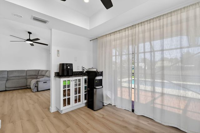 293 SW 28th Avenue, Delray Beach, FL 33445