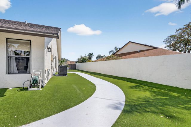 293 SW 28th Avenue, Delray Beach, FL 33445