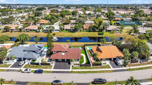 293 SW 28th Avenue, Delray Beach, FL 33445