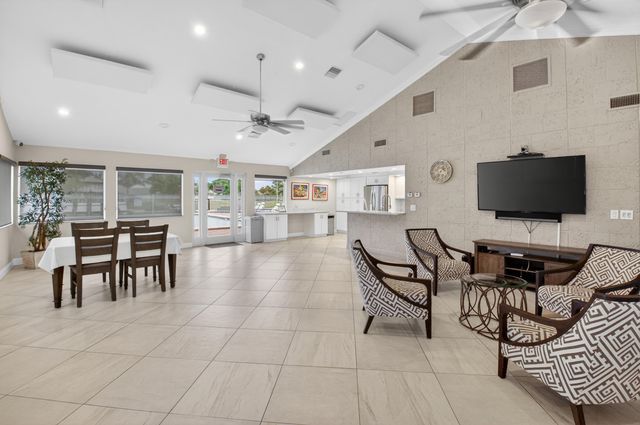 293 SW 28th Avenue, Delray Beach, FL 33445