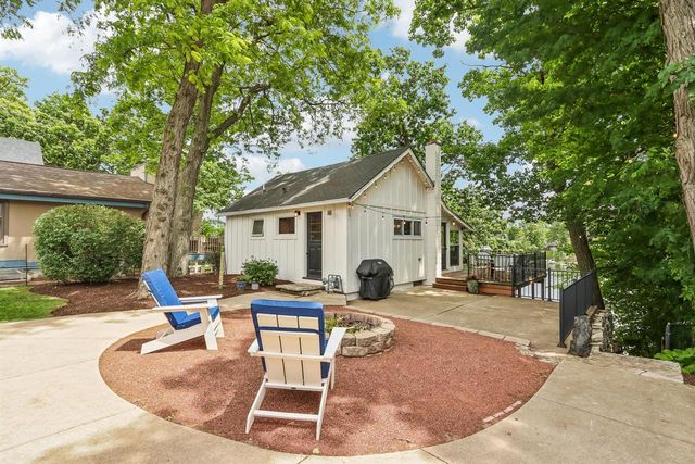 W351N5464 Lake DRIVE, Oconomowoc, WI 53066