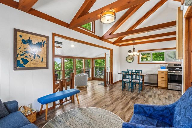 W351N5464 Lake DRIVE, Oconomowoc, WI 53066