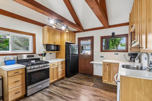 W351N5464 Lake DRIVE, Oconomowoc, WI 53066