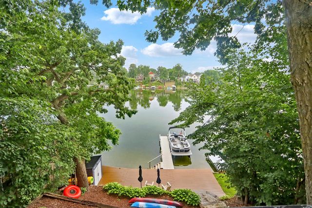 W351N5464 Lake DRIVE, Oconomowoc, WI 53066