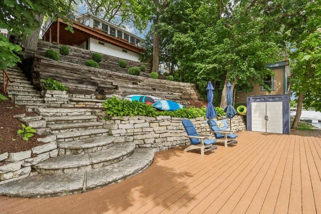 W351N5464 Lake DRIVE, Oconomowoc, WI 53066