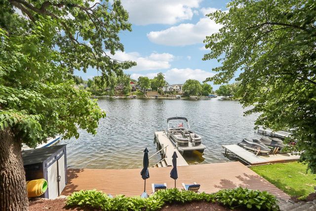 W351N5464 Lake DRIVE, Oconomowoc, WI 53066