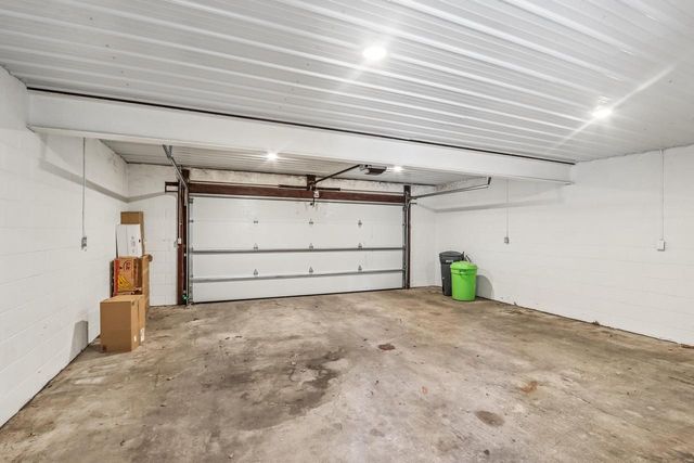 W351N5464 Lake DRIVE, Oconomowoc, WI 53066