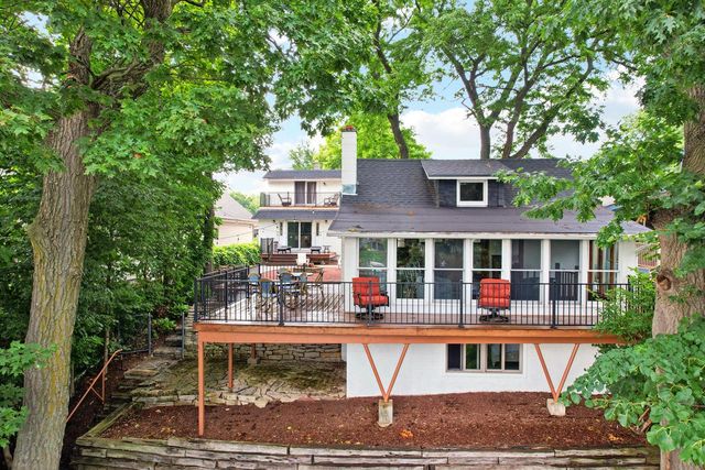 W351N5464 Lake DRIVE, Oconomowoc, WI 53066