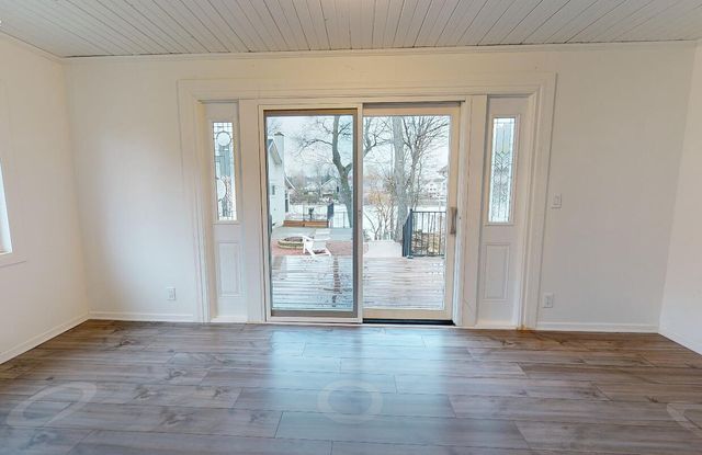 W351N5464 Lake DRIVE, Oconomowoc, WI 53066