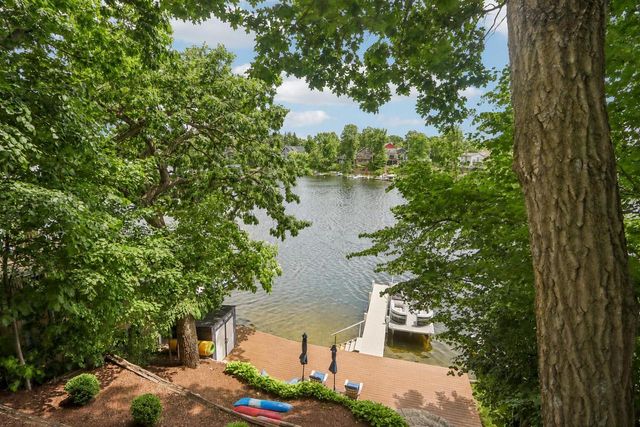W351N5464 Lake DRIVE, Oconomowoc, WI 53066
