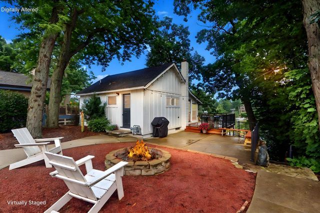 W351N5464 Lake DRIVE, Oconomowoc, WI 53066