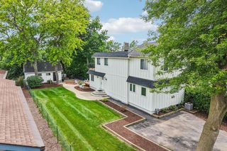 W351N5464 Lake DRIVE, Oconomowoc, WI 53066