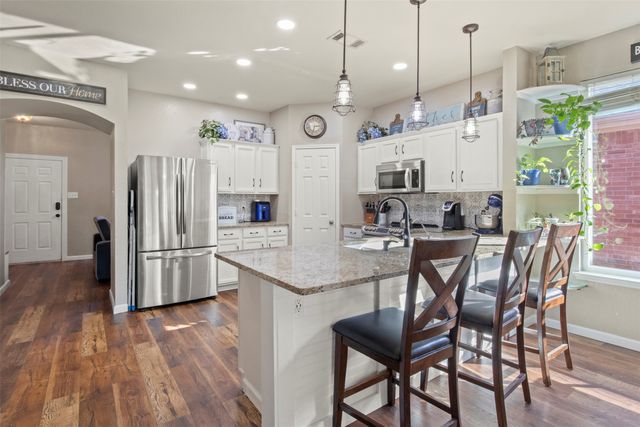 2832 Westover Drive, Grand Prairie, TX 75052