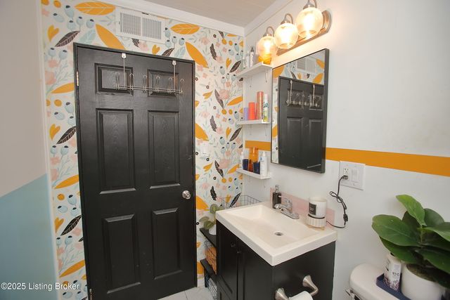 210 Derby Ave, Louisville, KY 40218