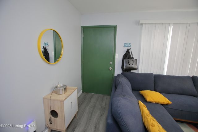 210 Derby Ave, Louisville, KY 40218